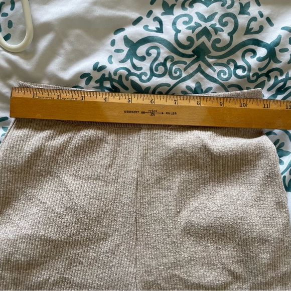Zara ribbed tan/nude shorts size small - Picture 5 of 7